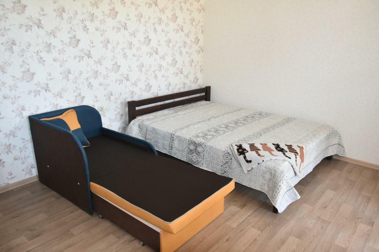 Три Кошки Hotel Tjornomorsk Eksteriør billede